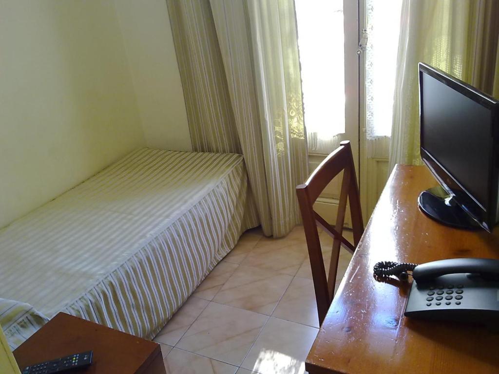 Hotel Toledano Ramblas Barcelona Szoba fotó