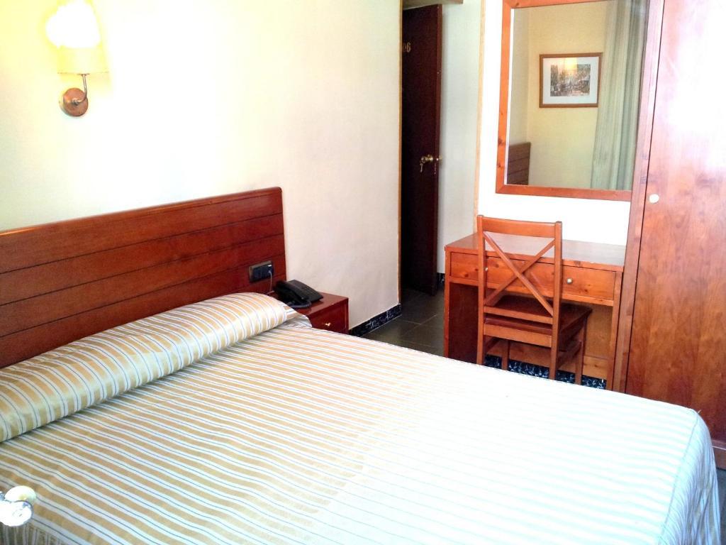 Hotel Toledano Ramblas Barcelona Szoba fotó