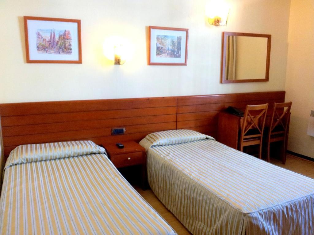 Hotel Toledano Ramblas Barcelona Szoba fotó