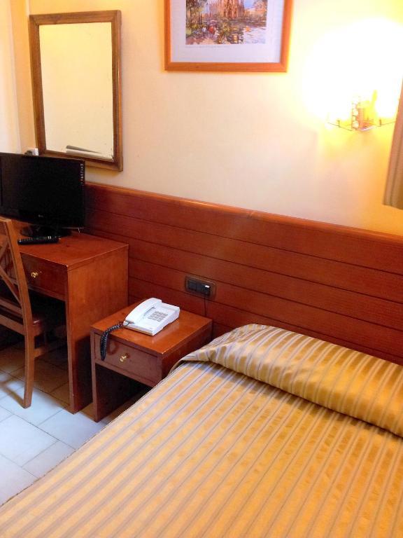 Hotel Toledano Ramblas Barcelona Szoba fotó
