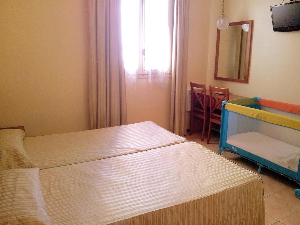 Hotel Toledano Ramblas Barcelona Szoba fotó
